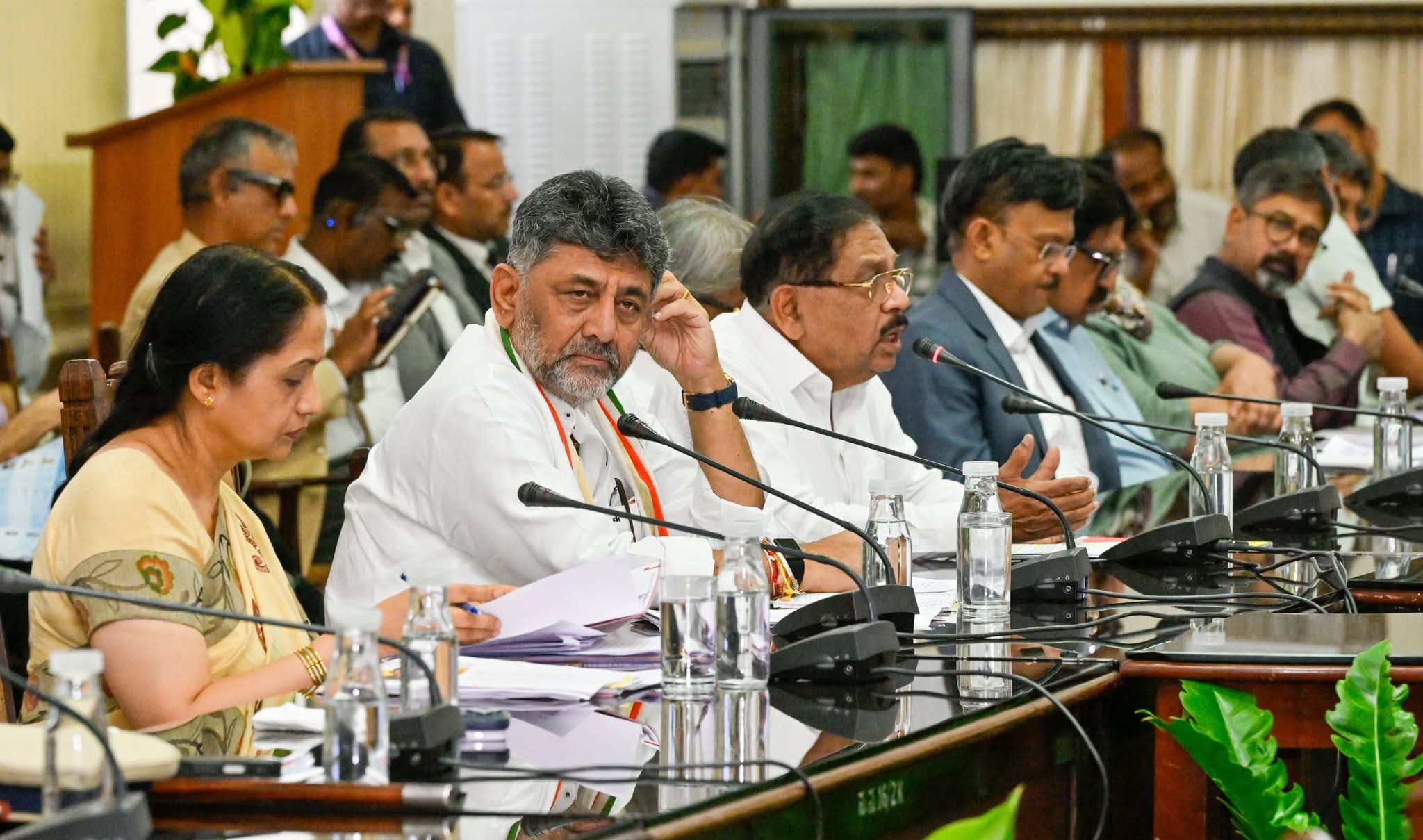ಆಡಳಿತ ಯಂತ್ರಕ್ಕೆ ಚುರುಕು ಮುಟ್ಟಿಸಿದ ಸಿಎಮ್25 ದಿನದೊಳಗೆ ಬಾಕಿ ಕೆಲಸ ಮುಗಿಸಲು ಗಡುವು!