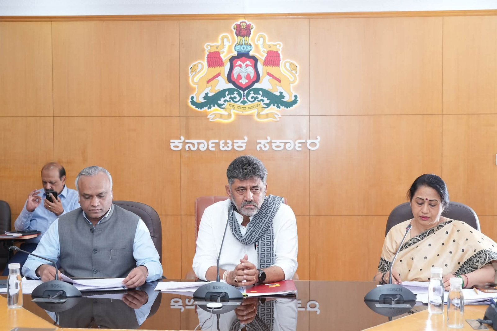 70 ಸಾವಿರ ಹುದ್ದೆಗಳು, 35 ಲಕ್ಷ ಅರ್ಜಿ ನಿರೀಕ್ಷೆ: ಇಡೀ ದೇಶಕ್ಕೆ ಮಾದರಿಯಲ್ಲಿ ಅತ್ಯಂತ ಪಾರದರ್ಶಕ ನೇಮಕಾತಿ : ಸಿಎಮ್ ನಿರ್ಧಾರ